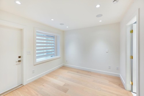 806 Montroyal Boulevard, North Vancouver, BC 