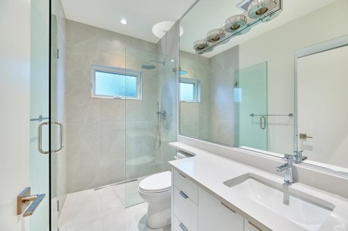 806 Montroyal Boulevard, North Vancouver, BC 