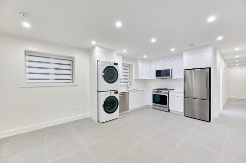 806 Montroyal Boulevard, North Vancouver, BC 