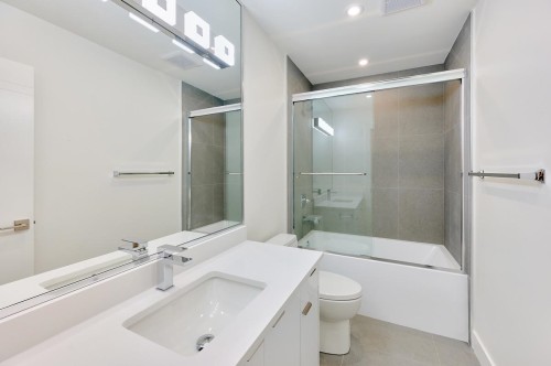 806 Montroyal Boulevard, North Vancouver, BC 