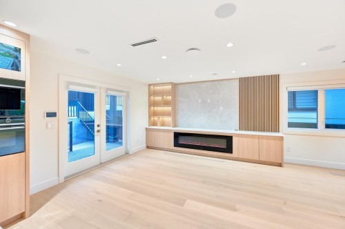 806 Montroyal Boulevard, North Vancouver, BC 