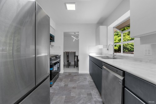 330 Braemar Road W, North Vancouver, BC 