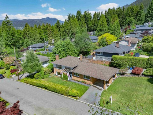 330 Braemar Road W, North Vancouver, BC 