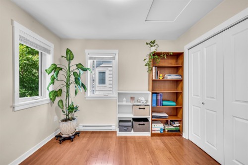 8-7136 18Th Avenue, Burnaby, BC 