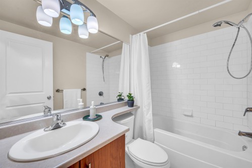 8-7136 18Th Avenue, Burnaby, BC 