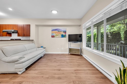 8-7136 18Th Avenue, Burnaby, BC 