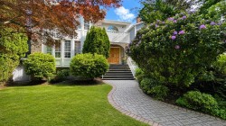 3713 31st Avenue W Vancouver, BC V6S 1Y1