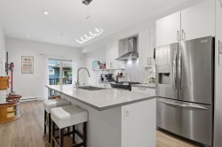 23-843 Ewen Avenue  New Westminster, BC V3M 0K6