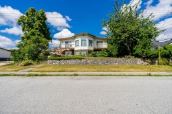 5089 Inman Avenue Burnaby, BC V5G 2Y7