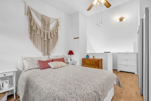 3-98 Begin Street, Coquitlam, BC - Indoor Photo Showing Bedroom