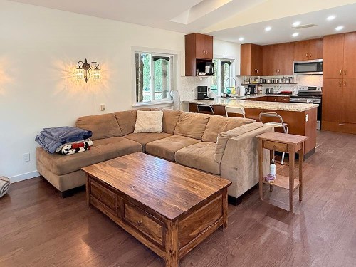 2625 East Road, Anmore, BC 