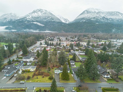 40127 Kalodon Road, Squamish, BC 