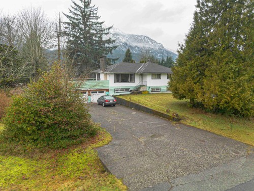 40127 Kalodon Road, Squamish, BC 