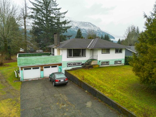 40127 Kalodon Road, Squamish, BC 