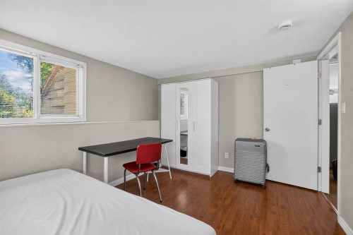 2063 37Th Avenue W, Vancouver, BC 