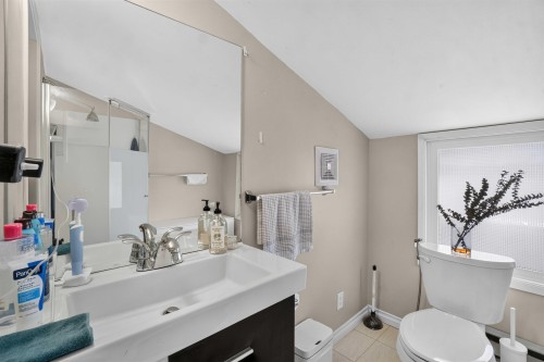 2063 37Th Avenue W, Vancouver, BC 