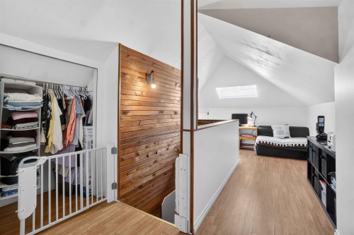2063 37Th Avenue W, Vancouver, BC 