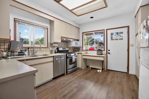 2063 37Th Avenue W, Vancouver, BC 