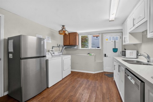 2063 37Th Avenue W, Vancouver, BC 