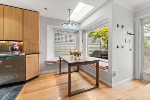 2146 14Th Avenue W, Vancouver, BC 