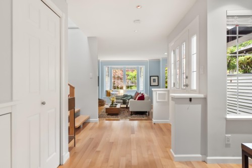 2146 14Th Avenue W, Vancouver, BC 