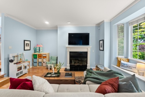 2146 14Th Avenue W, Vancouver, BC 