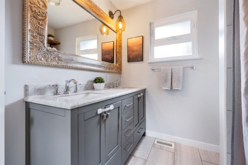 21678 Mountainview Crescent, Maple Ridge, BC 