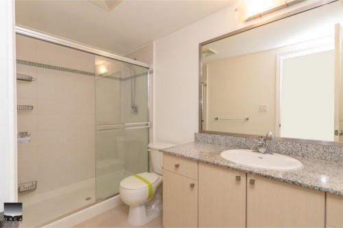 707-9232 University Crescent, Burnaby, BC - Indoor Photo Showing Bathroom