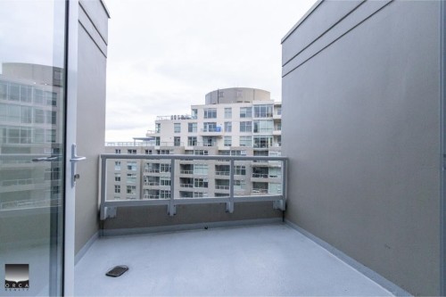 707-9232 University Crescent, Burnaby, BC - Outdoor
