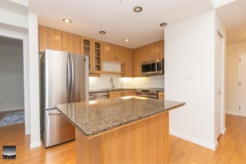 707-9232 University Crescent, Burnaby, BC - Indoor Photo Showing Kitchen