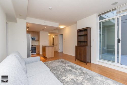 707-9232 University Crescent, Burnaby, BC - Indoor