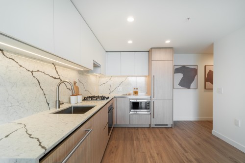 3707-2135 Springer Avenue, Burnaby, BC 
