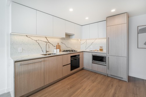 3707-2135 Springer Avenue, Burnaby, BC 
