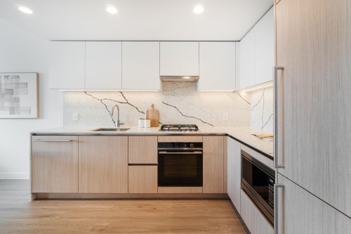 3707-2135 Springer Avenue, Burnaby, BC 