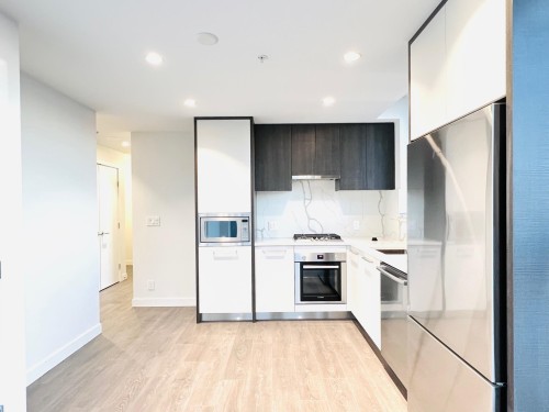 1702-567 Clarke Road, Coquitlam, BC - Indoor Photo Showing Kitchen With Upgraded Kitchen