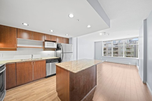 605-9262 University Crescent, Burnaby, BC 