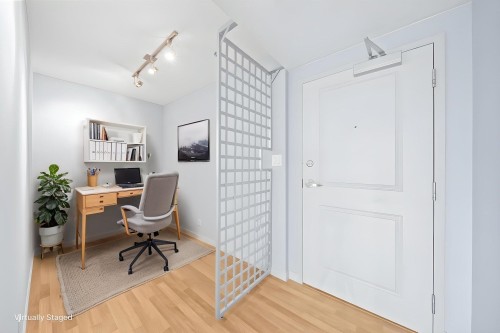 605-9262 University Crescent, Burnaby, BC 