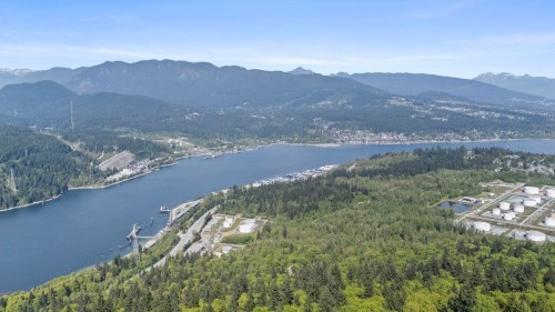 605-9262 University Crescent, Burnaby, BC 