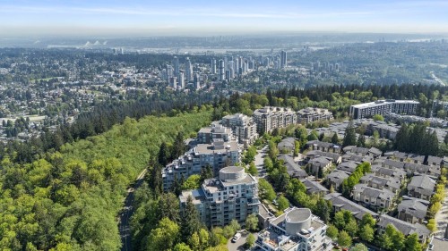 605-9262 University Crescent, Burnaby, BC 