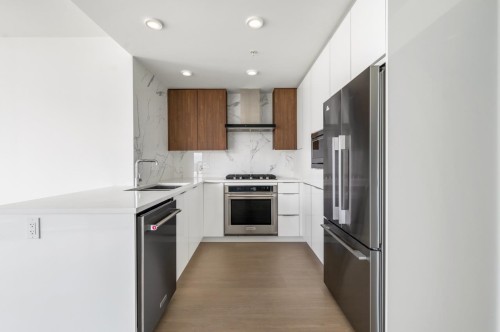 1105-7683 Park Crescent, Burnaby, BC 