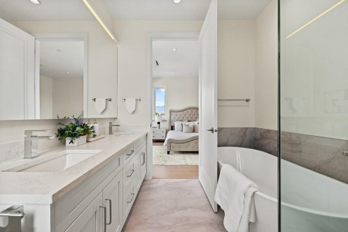 5079 Elgin Street, Vancouver, BC 
