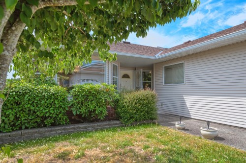 8-820 Kiwanis Way, Gibsons, BC 
