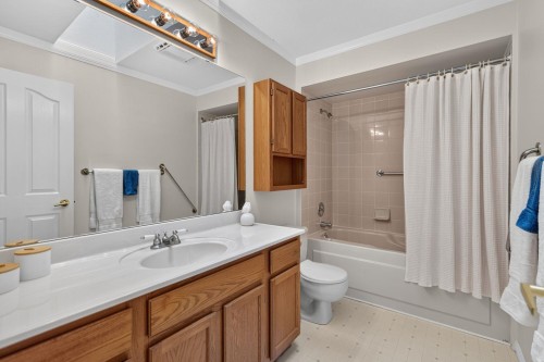 8-820 Kiwanis Way, Gibsons, BC 