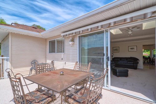 8-820 Kiwanis Way, Gibsons, BC 