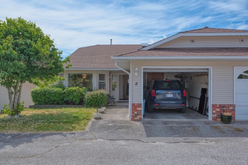 8-820 Kiwanis Way, Gibsons, BC 