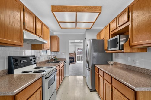 8-820 Kiwanis Way, Gibsons, BC 