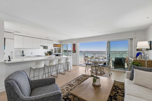 807-150 24th Street  West Vancouver, BC V7V 4G8