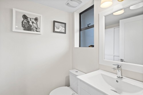 2-2151 Banbury Road, North Vancouver, BC 