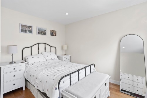 2-2151 Banbury Road, North Vancouver, BC 