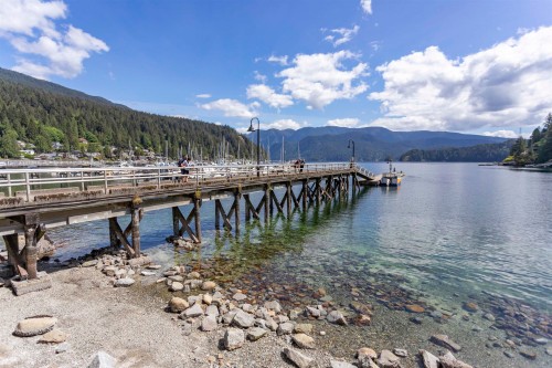 2-2151 Banbury Road, North Vancouver, BC 